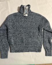 XS Sweater. Crop 