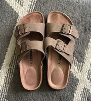 Women’s sandals