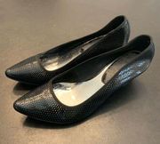 Kenneth Cole Reaction Women's Black Vinyl Open Hole Flat Shoes Size 8