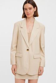 NWT Vero Moda Olivia Faux Leather Blazer  In BIRCH DETAIL CRME