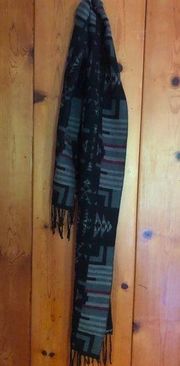 Long fall scarf gray pattern Pendleton type print