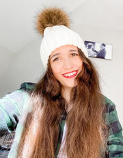 Crisp Cozy Winter Pom Hat