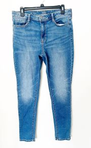 . Light Wash Classic Denim Skinny Jeans