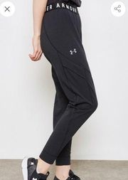 Under Armor Favorite Midrise Utility Cargo Black/White Size Medium