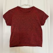 Swiftly Tech Cropped Short Sleeve Shirt 2.0 in Heathered Red color