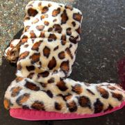 Betsey Johnson •BEDDY-BYE Betseys” cozy boot slippers.