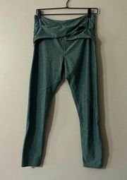 Apana heathered green criss cross waistband 7/8 length leggings women's M