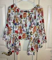 Floral cropped blouse with bell sleeves