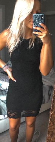 Black Lace Bodycon Dress