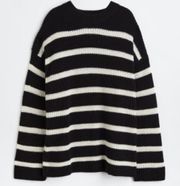 Black And White Knit Sweater Size Xs