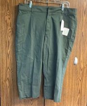 💥3/20💥 St. John's Bay Capri Pants khaki green Sz 16 NWT