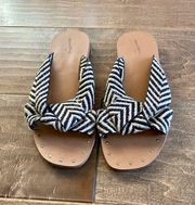 Universal Threads Universal Thread Women’s Louise Chevron Print Sandals Tan & Black Size 8