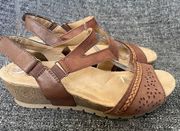 Earth Origins Kendra Karla Sandals Bark Brown Nubuck Leather Women’s Size 9