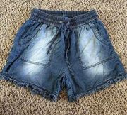 Women’s shorts size large