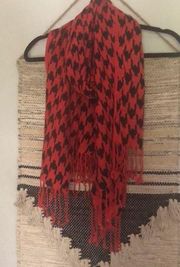 Red and black houndstooth fringe scarf