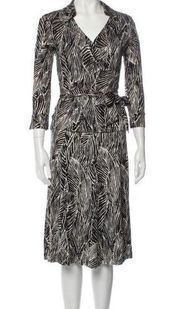 SZ 4  Iconic & Timeless Silk Julian
Banana Leaf Wrap Dress