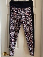 Splendid black floral leggings size M -Medium.  EUC