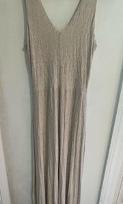 Classic Adrienne Vittadini summer neutral maxi dress size small.