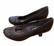 HP! NWOT Mudd Gillian vegan brown leather 8 pumps.