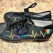 Unisex rainbow heartbeat fashion sneakers size 8.5/11