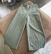 Wide Leg Cropped Pants / Olive Green / Womens Size 2