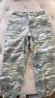 Cropped Straight Camo Pants