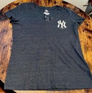 MLB | ladies 5th & Ocean Yankees t-shirt. Size: L.