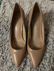 Misha pumps- never been worn Kelly and Katie size 9 color nude