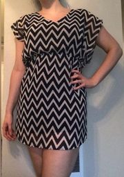 Buttons Brand Chevron Print Dress Size Medium