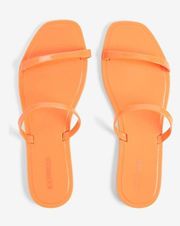 NWT  Sandals