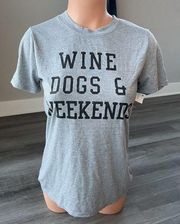 Modern Lux Wine Dogs Graphic Gray T-Shirt NWT XS Top Soft L2