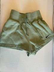 sportswear phoenix fleece shorts