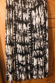 Black And White Tie Dye-like Jersey MIDI Skirt Size 10