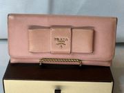 PRADA PINK SAFFIANO TRIFOLD WALLET.