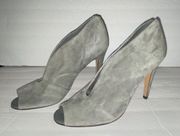 Halogen Women's Gray Suede Leather Peep Toe Heels US Size 10 Ankle Boots Booties