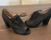 Eternity Lace-up Oxfords Size 6.5