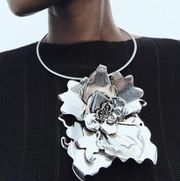 ZARA AW23 SILVER FLOWER CHOKER NECKLACE REF 4736/262