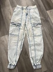 HOT TOPIC Women's Washed Blue Cargo Jogger Pants Denim Jeans Size M