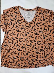 T-Shirt Women’s XL Soft Spun V-Neck Brown Black Accents Short Sleeve