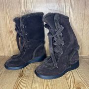 Aerosoles brown fur trim winter boots
Women’s size 6.5