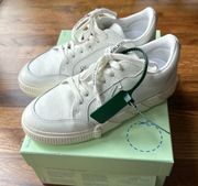 Low Vulcanized Leather Sneakers Size 37