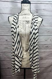 August Silk small black and white stripped vest - 2633