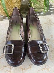 Style & Co size 7 womens brown flats with buckle