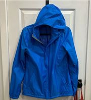 Women’s UA rain/wind breaker jacket. Gently worn.