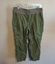 The North Face Slacker Capri Jogger Pants Green Women Medium