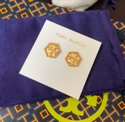 MILGRAIN LOGO HEX Gold tone  PLATED STUD EARRINGS NWT in dust bag