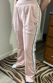 TRACK PANTS IN DREAM PINK