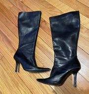 BEYOND Vintage y2k Leather Pointed Toe Stiletto Heel Zip Knee High Boots Whimsygoth Black Size 8 western