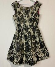 Eliza J. Women’s Cocktail Dress Pockets Floral Printed Gray Black Size 8 EUC