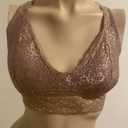 WOMAN’S LACE BRALETTE SIZE M🛍